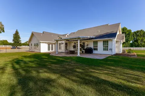 19850 Holstein Ln, Redding, CA 96002 photo 47