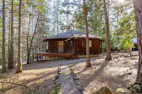 17010 Phillips Rd, Oak Run, CA 96069 photo 2