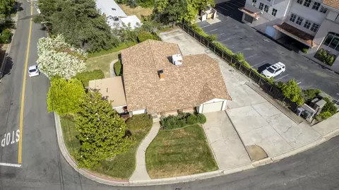 915 Overhill Dr, Redding, CA 96001 photo 26