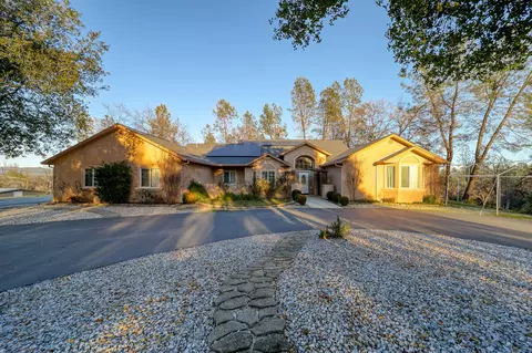 10370 White Star Rd, Redding, CA 96001 photo 2