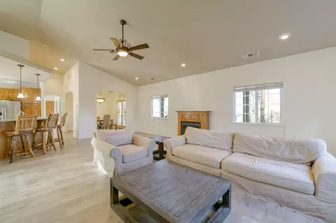 10370 White Star Rd, Redding, CA 96001 photo 8