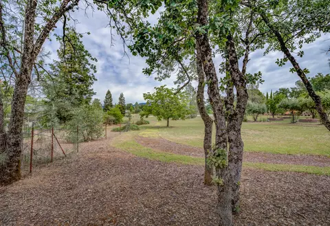 12077 Kern Dr, Redding, CA 96003 photo 29