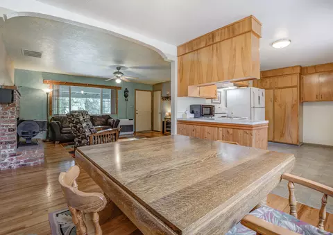 12077 Kern Dr, Redding, CA 96003 photo 9