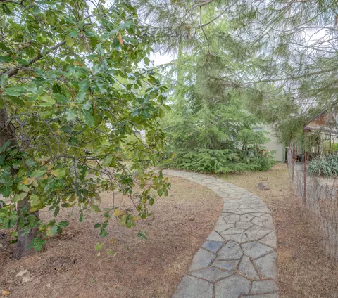 12077 Kern Dr, Redding, CA 96003 photo 24