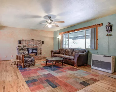 12077 Kern Dr, Redding, CA 96003 photo 7