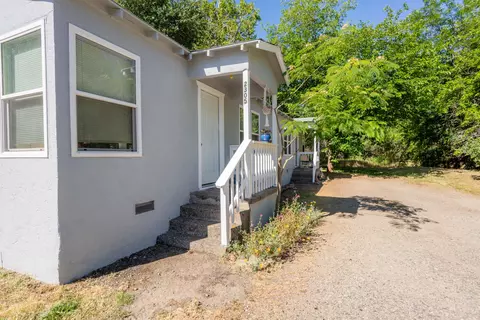 2305 Tehama St, Redding, CA 96001 photo 4