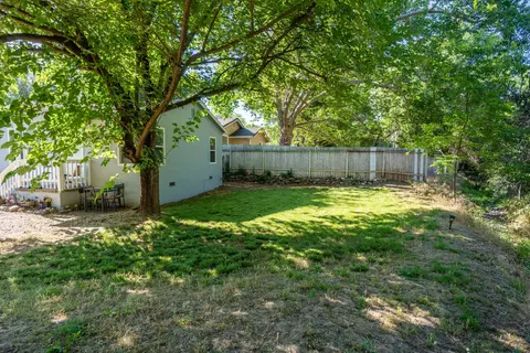 2305 Tehama St, Redding, CA 96001 photo 29