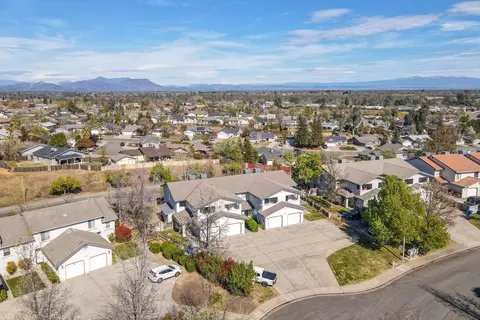 1096 Burton Dr, Redding, CA 96003 photo 7