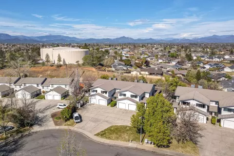 1096 Burton Dr, Redding, CA 96003 photo 5