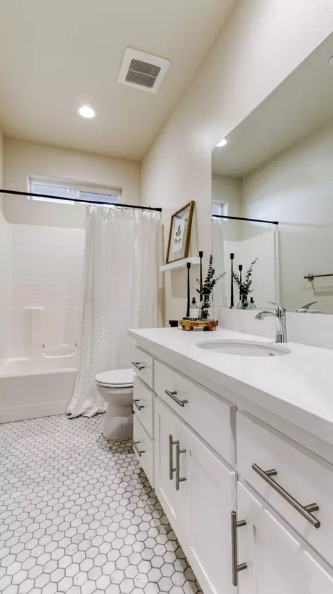 2822 Calaveras Ct, Redding, CA 96002 photo 17