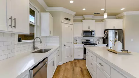 2822 Calaveras Ct, Redding, CA 96002 photo 10