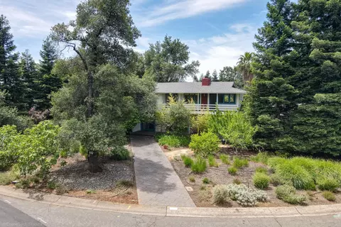 1020 Redbud Dr, Redding, CA 96001 photo 1
