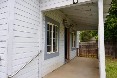 785 Locust St, Redding, CA 96001 photo 3