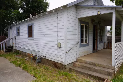 785 Locust St, Redding, CA 96001 photo 4