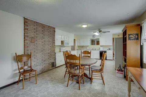 7890 Churn Creek Rd, Redding, CA 96002 photo 14