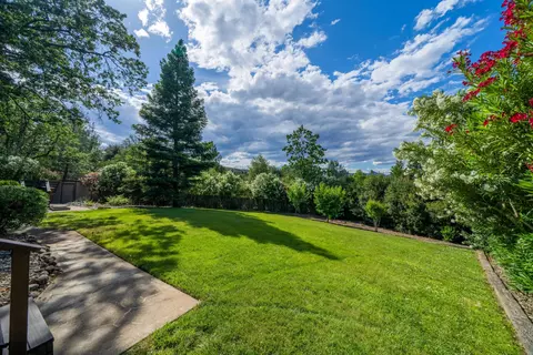 2192 Kildare Dr, Redding, CA 96001 photo 25