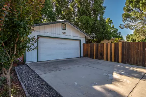 2025 Verda St, Redding, CA 96001 photo 3