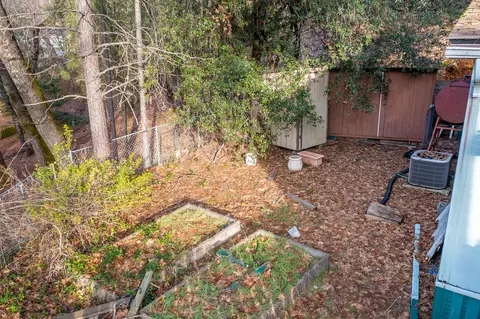 20762 Chamise St, Lakehead, CA 96051 photo 6