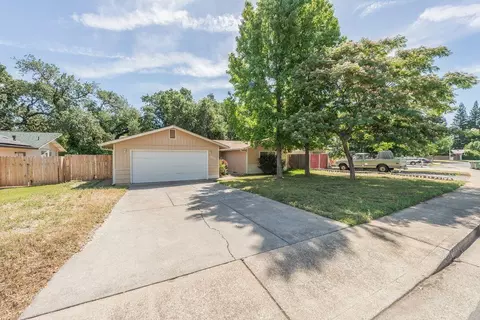 6837 Hemlock St, Redding, CA 96001 photo 3