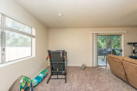 6837 Hemlock St, Redding, CA 96001 photo 23