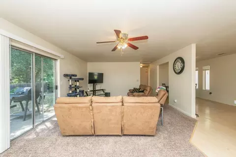 6837 Hemlock St, Redding, CA 96001 photo 11