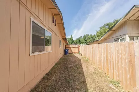 6837 Hemlock St, Redding, CA 96001 photo 59