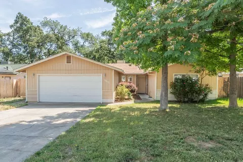 6837 Hemlock St, Redding, CA 96001 photo 1