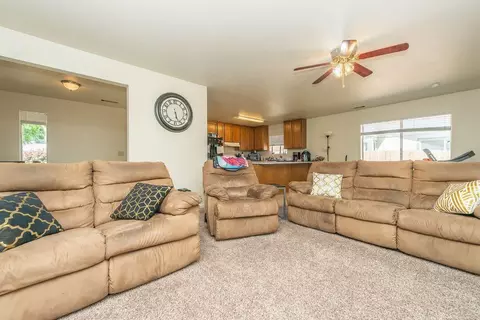 6837 Hemlock St, Redding, CA 96001 photo 5