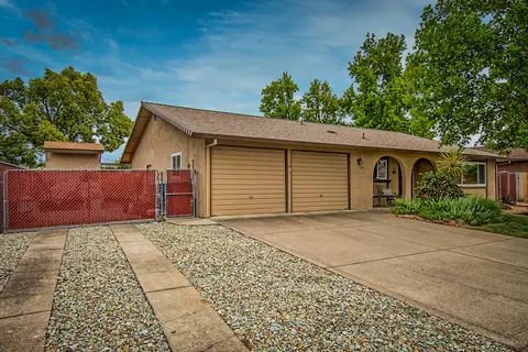 333 Woodcliff Dr, Redding, CA 96003 photo 3