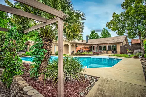 333 Woodcliff Dr, Redding, CA 96003 photo 53