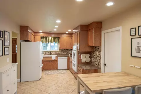 333 Woodcliff Dr, Redding, CA 96003 photo 7