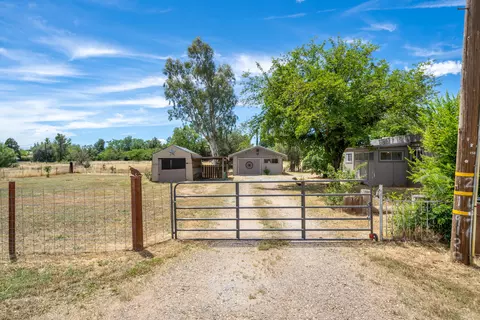 20800 Fig Tree Ln, Redding, CA 96002 photo 3