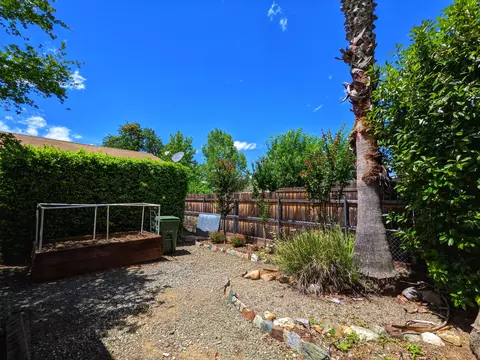 4386 White River Dr, Redding, CA 96003 photo 23
