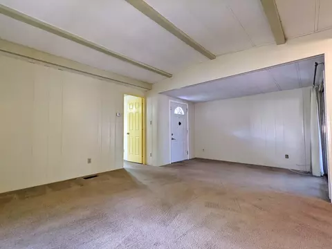 4386 White River Dr, Redding, CA 96003 photo 5