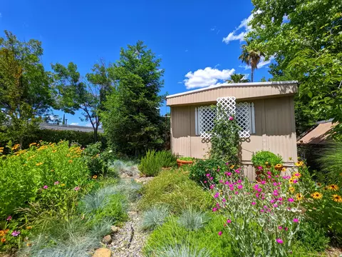 4386 White River Dr, Redding, CA 96003 photo 2