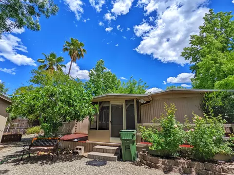 4386 White River Dr, Redding, CA 96003 photo 3