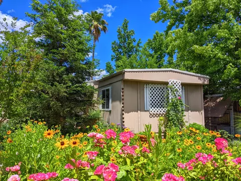 4386 White River Dr, Redding, CA 96003 photo 1
