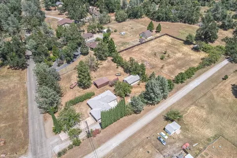 14527 Holiday Rd, Redding, CA 96003 photo 56