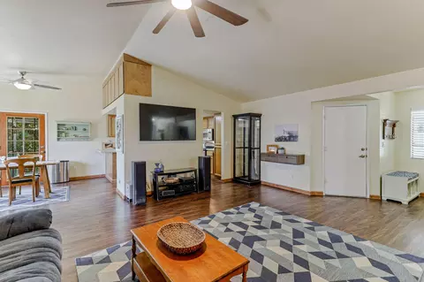 3587 Magnums Way, Redding, CA 96003 photo 4