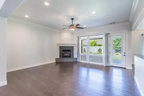 1914 Jolie Way, Redding, CA 96003 photo 6
