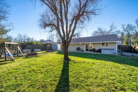809 Fountain Cir, Redding, CA 96003 photo 22