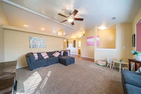 809 Fountain Cir, Redding, CA 96003 photo 9