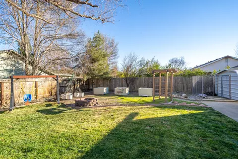 809 Fountain Cir, Redding, CA 96003 photo 26