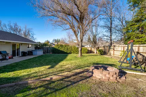 809 Fountain Cir, Redding, CA 96003 photo 24