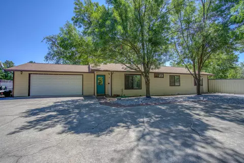 661 Lowe St, Redding, CA 96001 photo 2