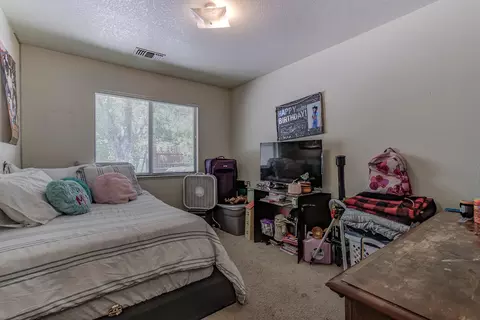 661 Lowe St, Redding, CA 96001 photo 11