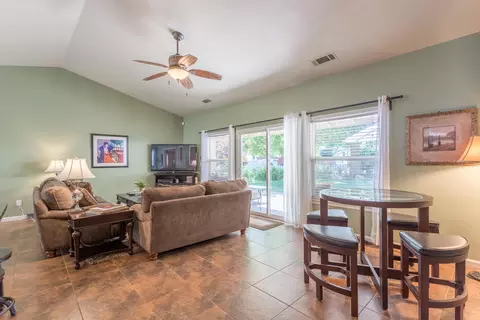 6447 Creekside St, Redding, CA 96001 photo 3