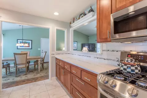 6447 Creekside St, Redding, CA 96001 photo 11