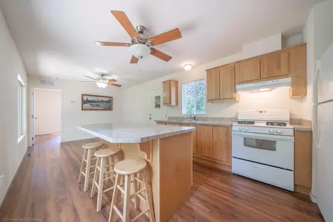 9983 Harley Leighton Rd, Redding, CA 96003 photo 2