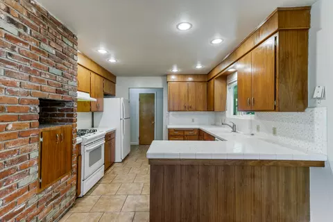 1715 Wisconsin Ave, Redding, CA 96001 photo 3